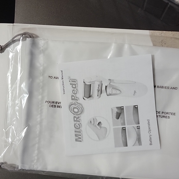 New - Emjoi Micro-Pedi with Extended Handle and 4 Rollers and Brush(White) - Picture 6 of 6